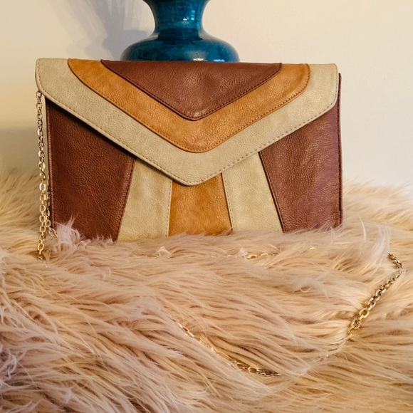 Urban Expressions Handbags - Urban Expressions Clutch or Crossbody